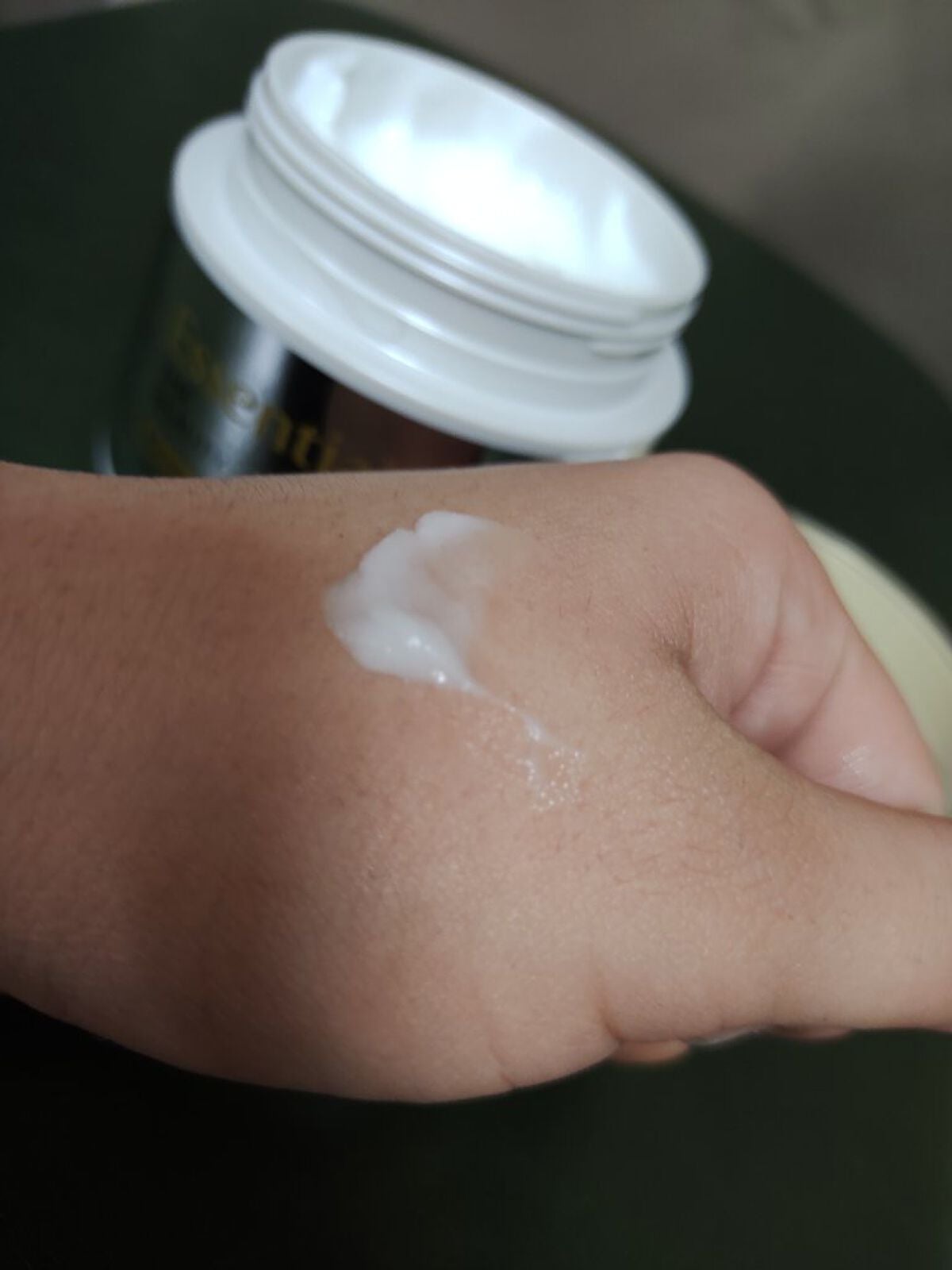 Essential THE BEAUTY 髪のキメ美容バリアヘアマスク/エッセンシャル/ヘアマスク・ヘアパックを使ったクチコミ(3枚目)