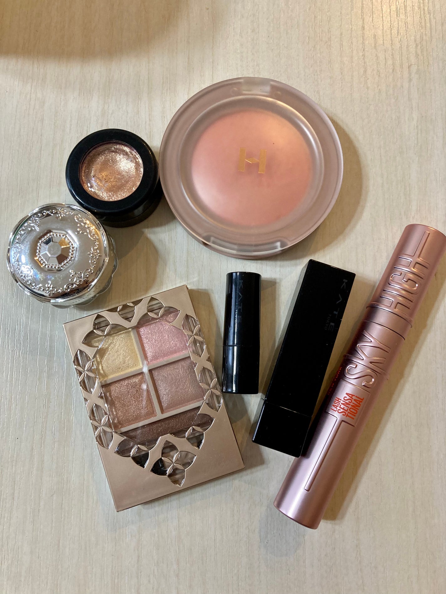 トゥルーディメンショングロウチーク/hince/パウダーチークを使ったクチコミ(1枚目)