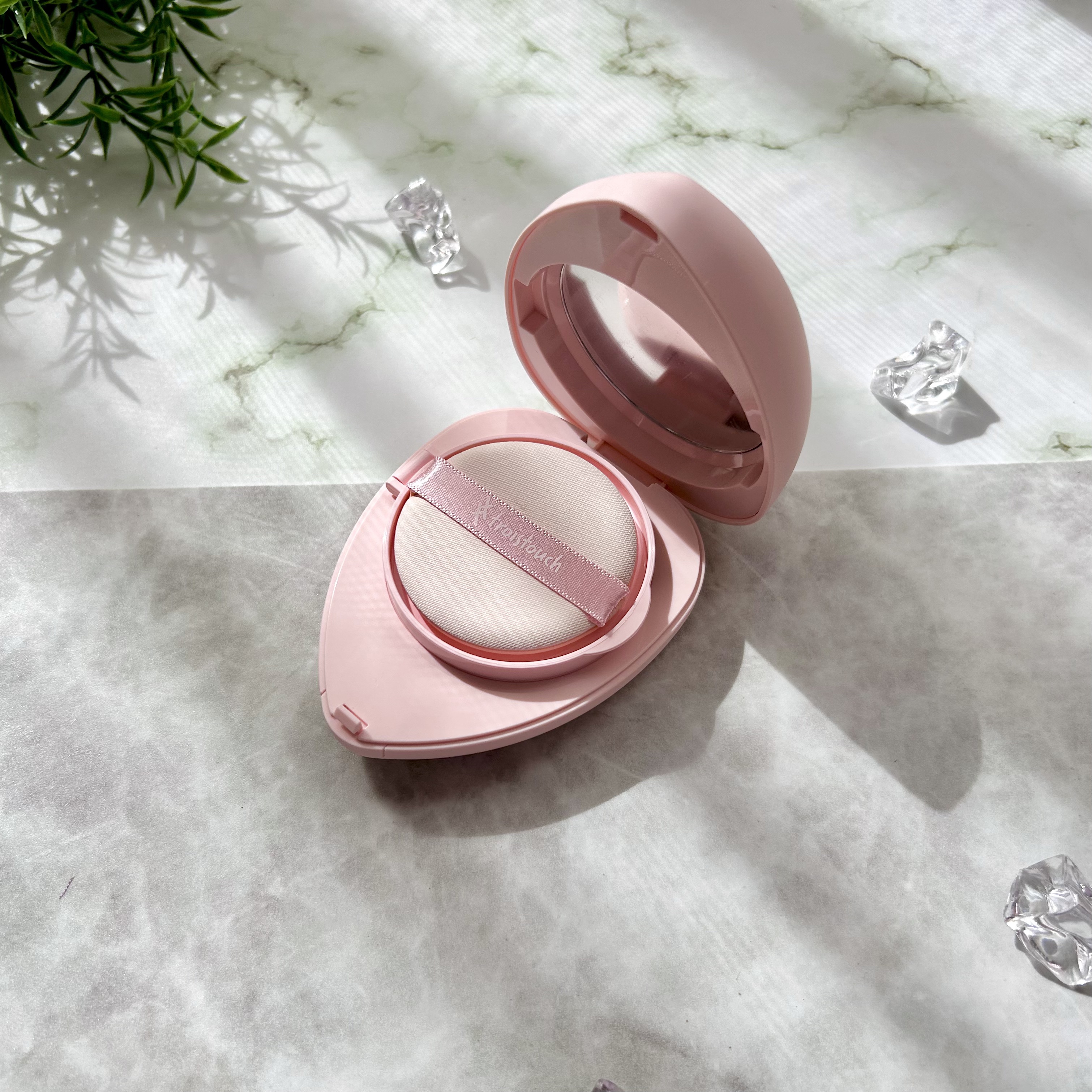 トワタッチ ハートクッション グロウメッシュ/troistouch/クッションファンデーションを使ったクチコミ（1枚目）