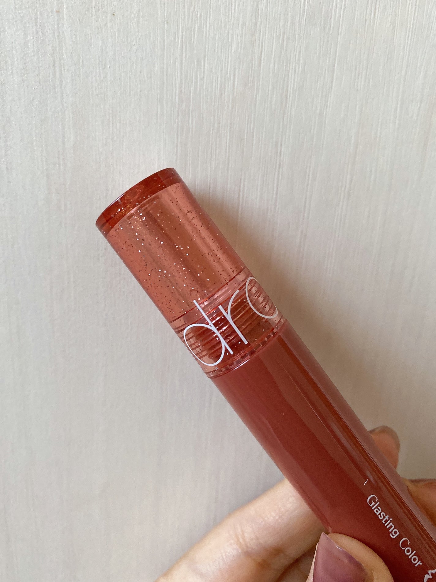 グラスティングカラーグロス リミテッドスパークリングエディション/rom&nd/リップグロスを使ったクチコミ(2枚目)