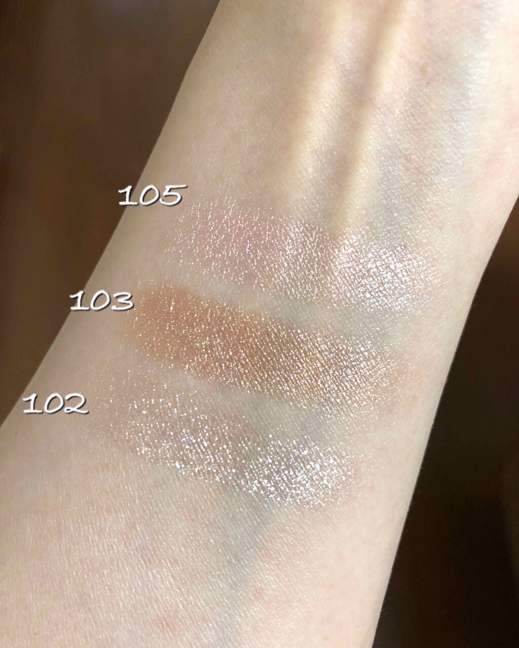 グリタリング アイカラー/レ・メルヴェイユーズ ラデュレ/単色アイシャドウを使ったクチコミ(3枚目)