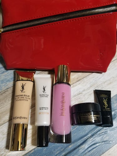 ラディアント タッチ オールインワン グロウ ファンデーション/YVES SAINT LAURENT BEAUTE/クリーム・エマルジョンファンデーションを使ったクチコミ（1枚目）