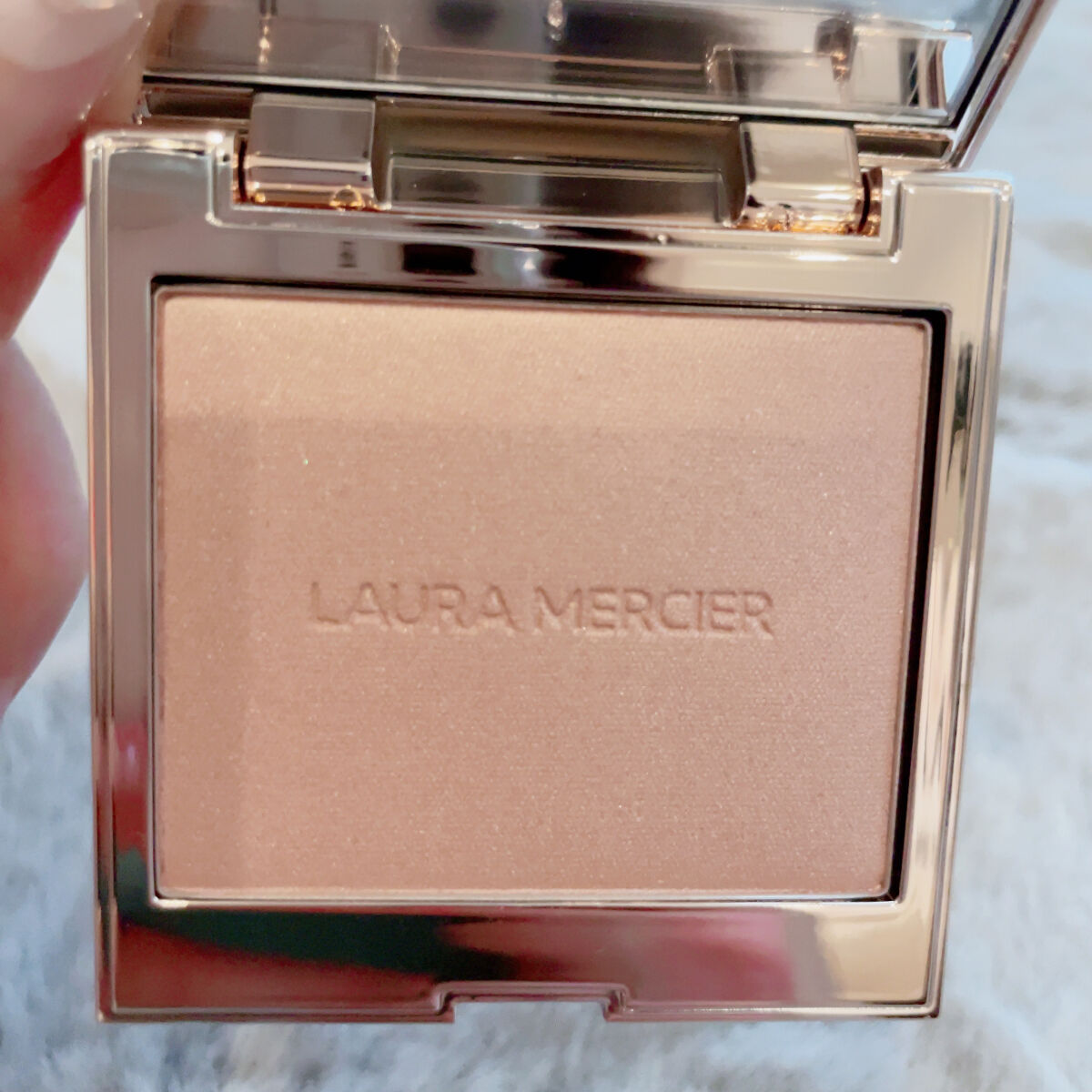 ローズグロウ イルミネーター /ローラ メルシエ/プレストパウダーを使ったクチコミ（3枚目）