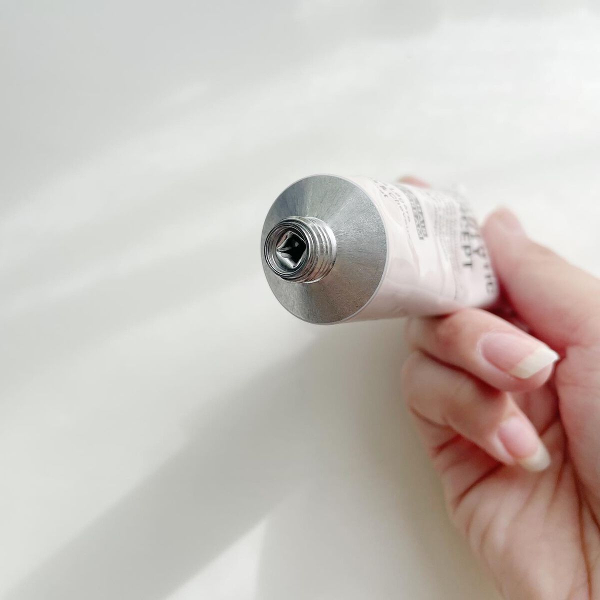 ハンド＆ヘア ライトセラム/AUTHENTIC BEAUTY CONCEPT/ハンドクリームを使ったクチコミ（2枚目）