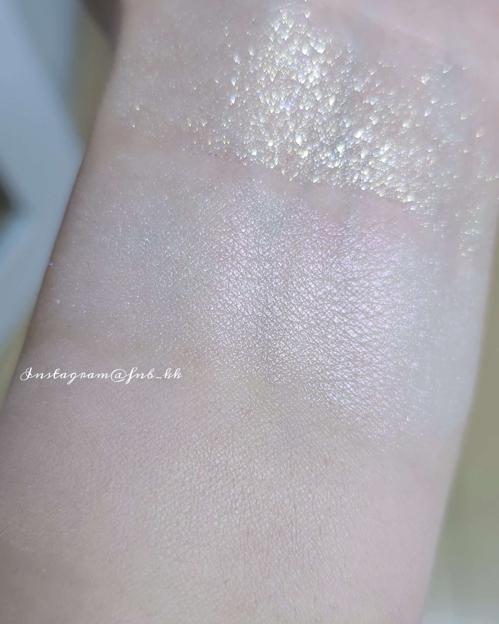 グリッターペディアアイパレット/unleashia/アイシャドウパレットを使ったクチコミ（3枚目）