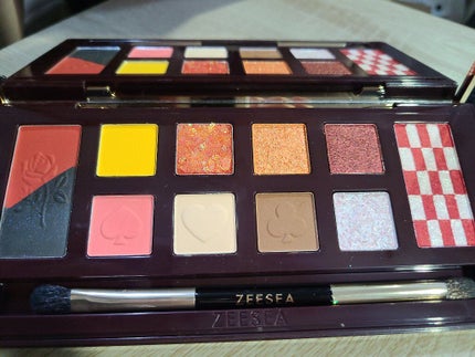 アリスドリームランドシリーズ 12色アイシャドウパレット(ZEESEA×大英博物館)/ZEESEA/アイシャドウパレットを使ったクチコミ(5枚目)