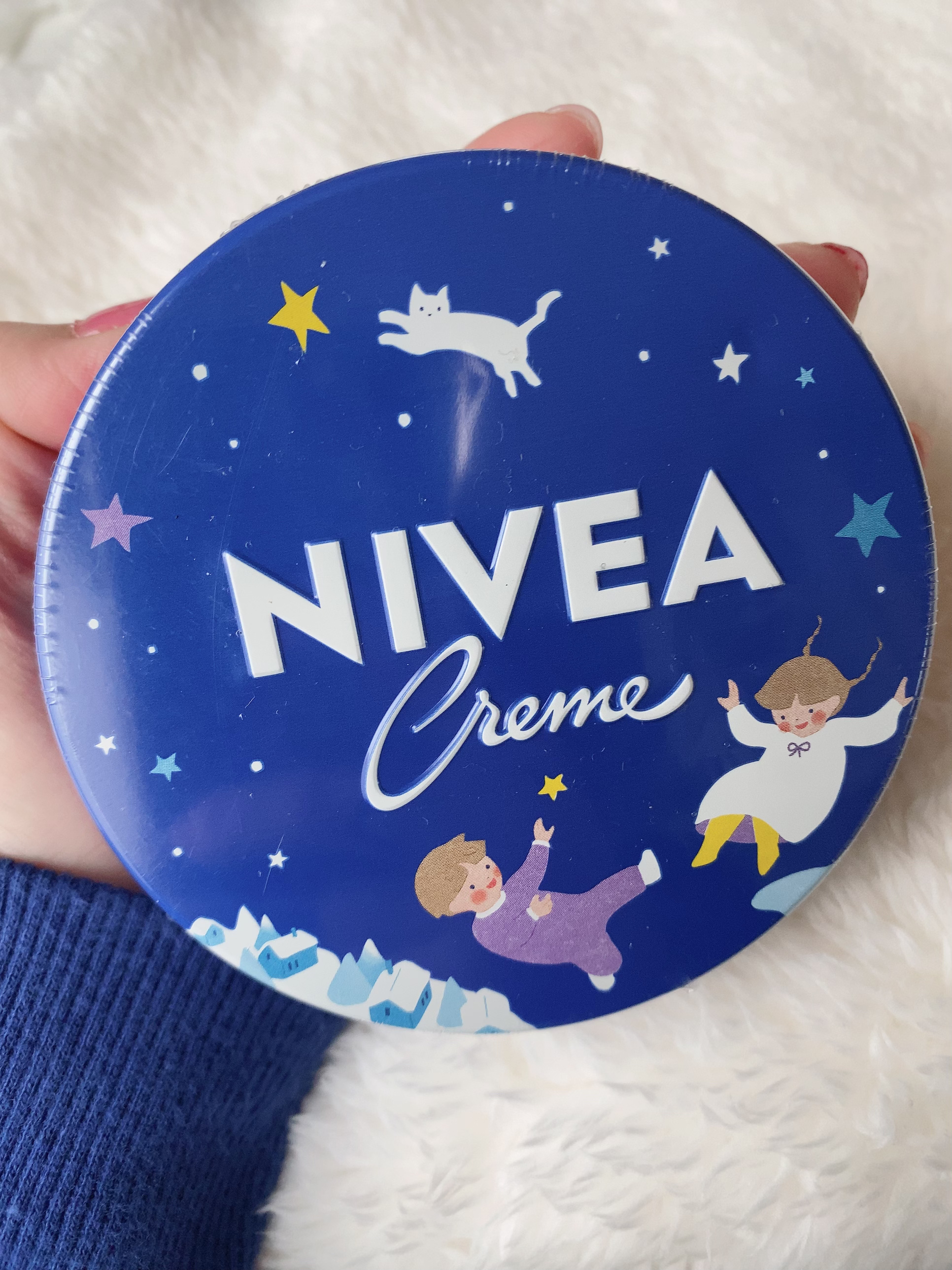 ❥______.

毎日使ってるニベアの青缶(♡)
私は、冬に限らず入浴後に必ず
塗りまくってるw

この時期に出る限定パケが好きで
出始めると、ため買いする\❤︎/

店頭に並んでたから早速買って来たよ！

ぜひ、チェックしてみてね♡Ri