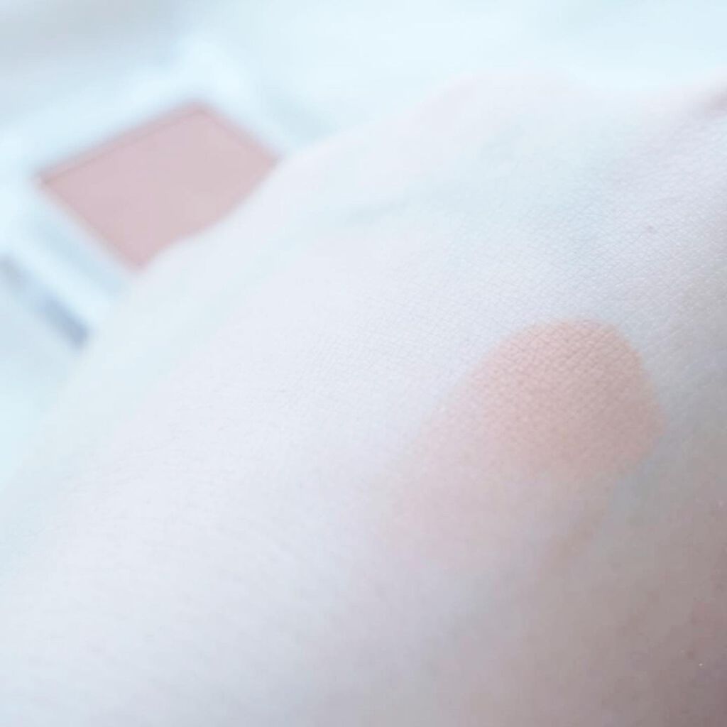 ミネラルマルチパウダー/エトヴォス/単色アイシャドウを使ったクチコミ(2枚目)