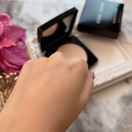 シアーフィニッシュ プレストパウダー 11 ソフトポーセリン/BOBBI BROWN/プレストパウダーの画像