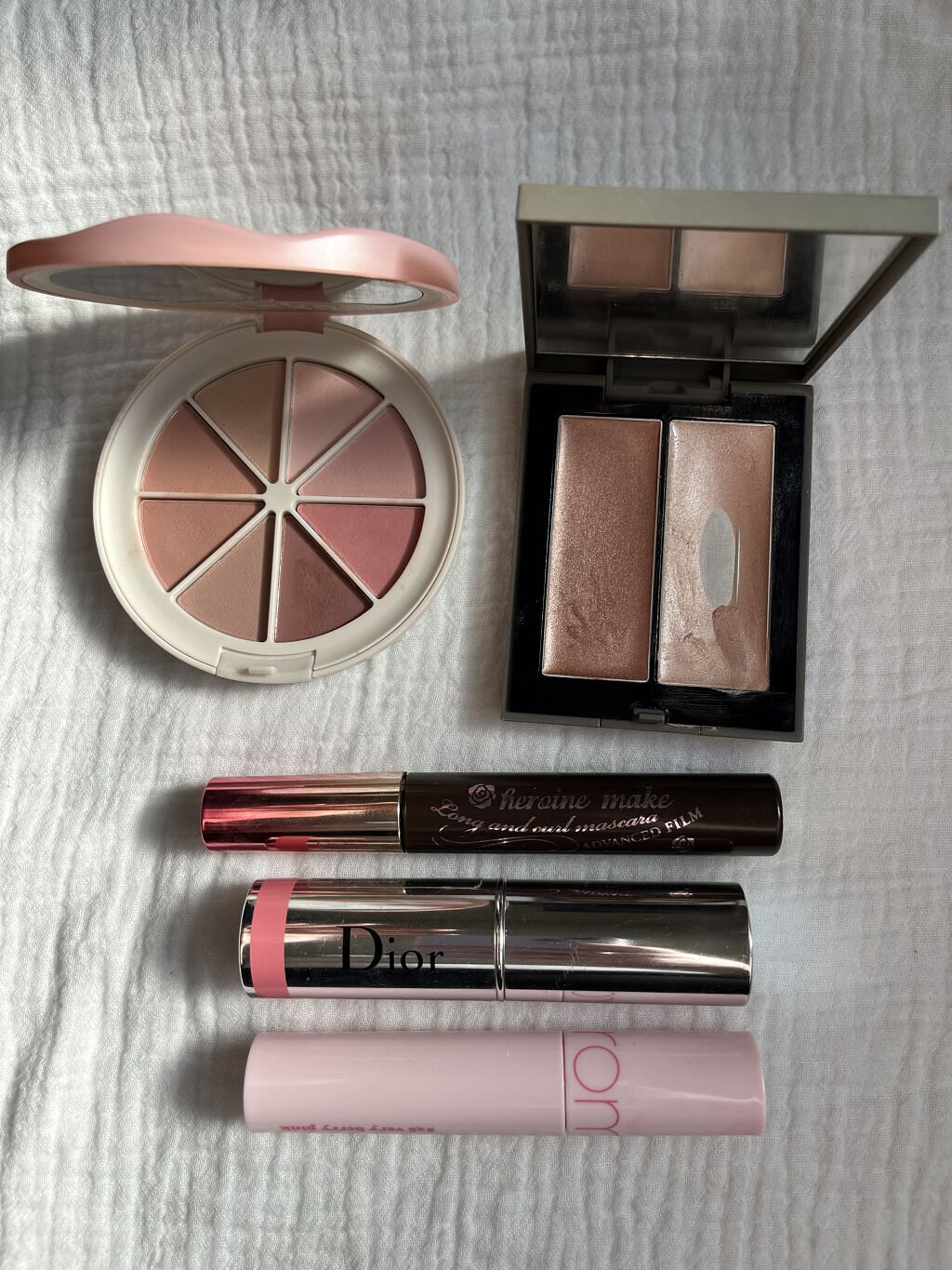 New Level Eyeshadow Palette/Laka/アイシャドウパレットを使ったクチコミ（1枚目）