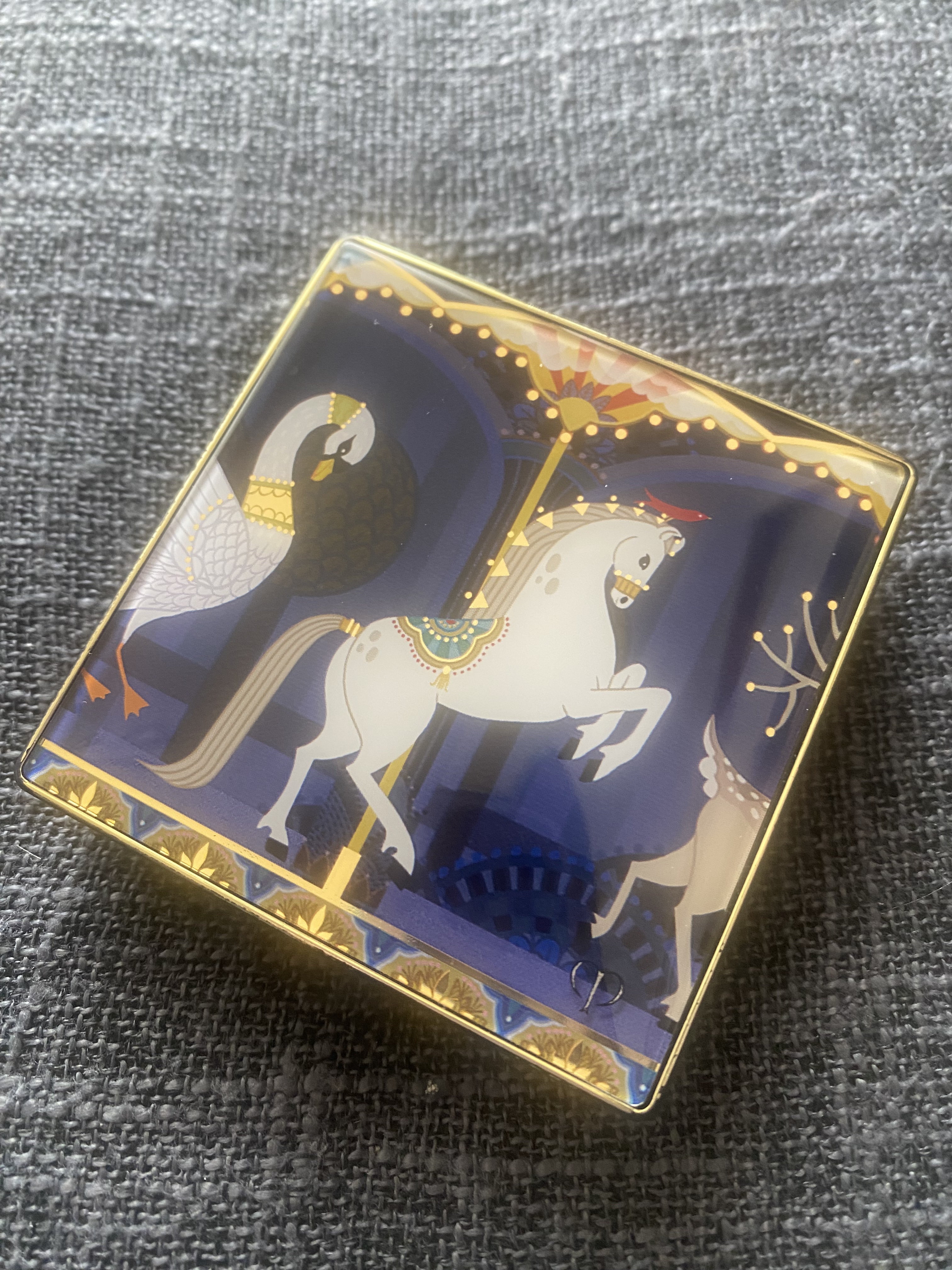 プードルコンパクトエサンシエルｎ レフィル（5g）/クレ・ド・ポー ボーテ/プレストパウダーを使ったクチコミ（1枚目）