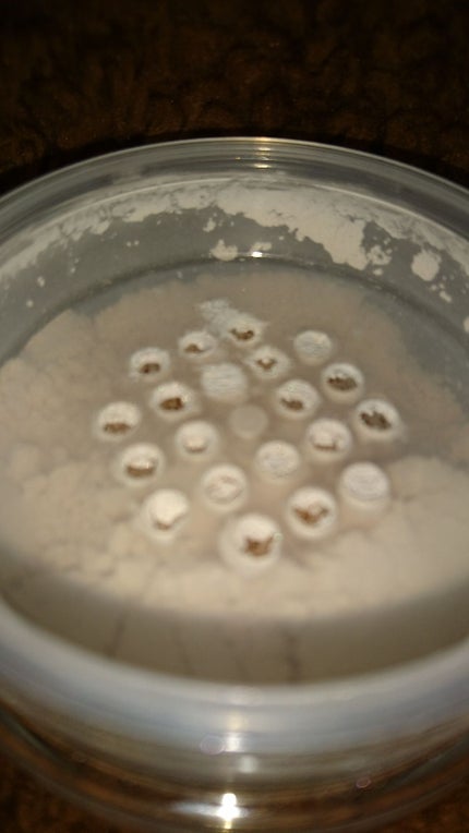 AQ MW フェイスパウダー/DECORTÉ/ルースパウダーを使ったクチコミ(2枚目)