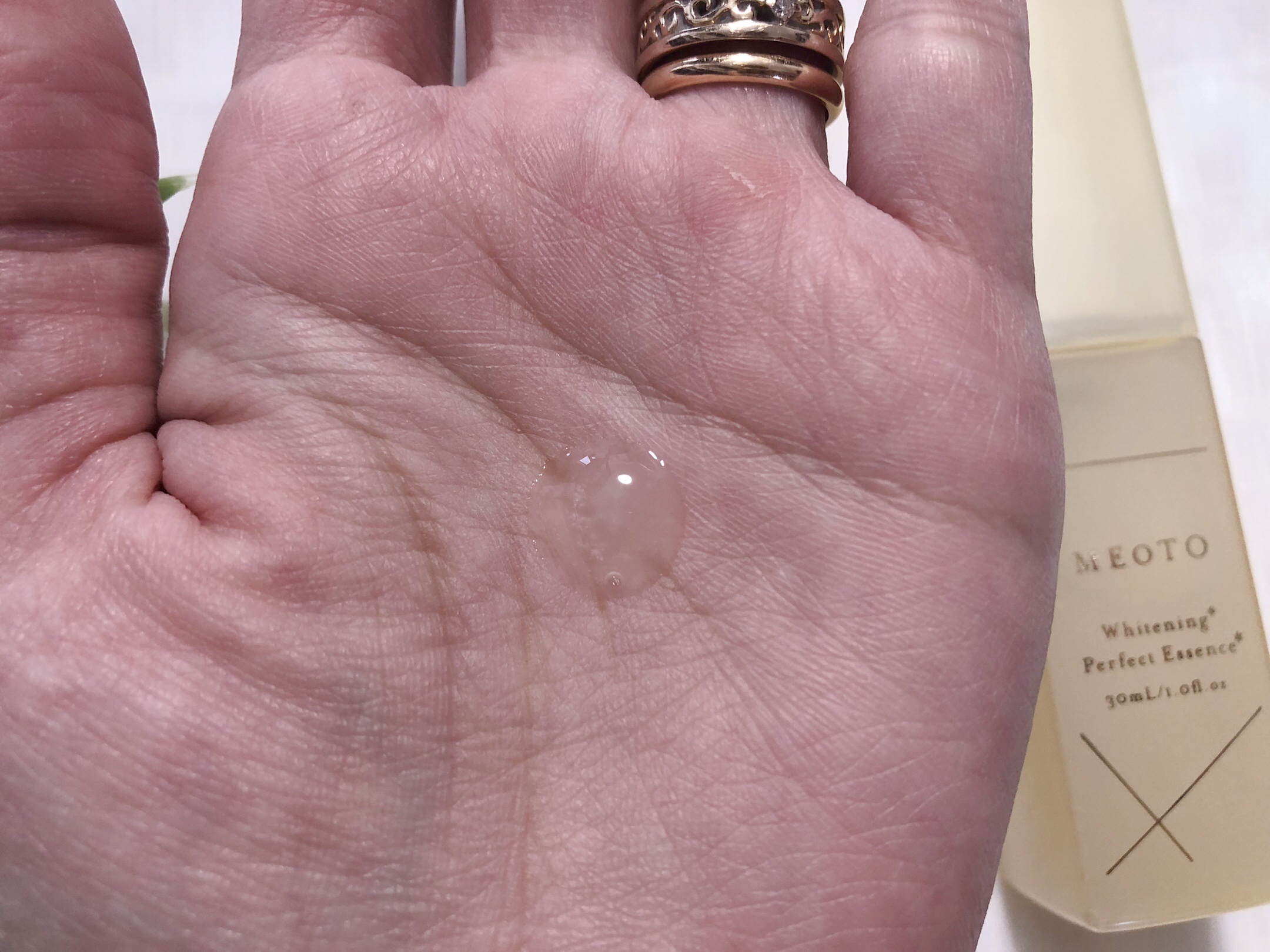 ホワイトニングパーフェクトエッセンス 1本/MEOTO/美容液を使ったクチコミ（3枚目）