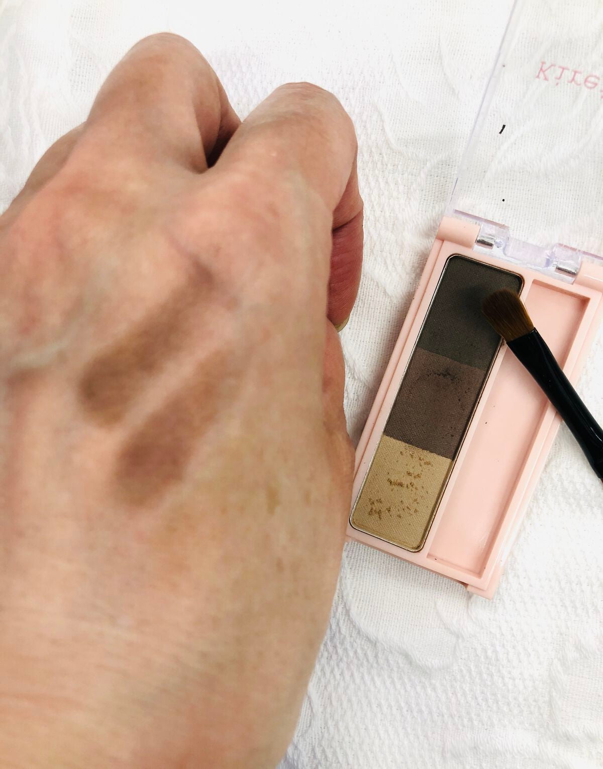 アイブロウパウダー/Kirei&co./パウダーアイブロウを使ったクチコミ(3枚目)