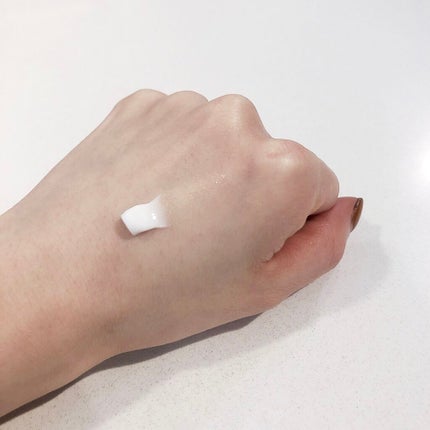 エルバヴィオレット ハンドクリーム/L'OCCITANE/ハンドクリームを使ったクチコミ(2枚目)