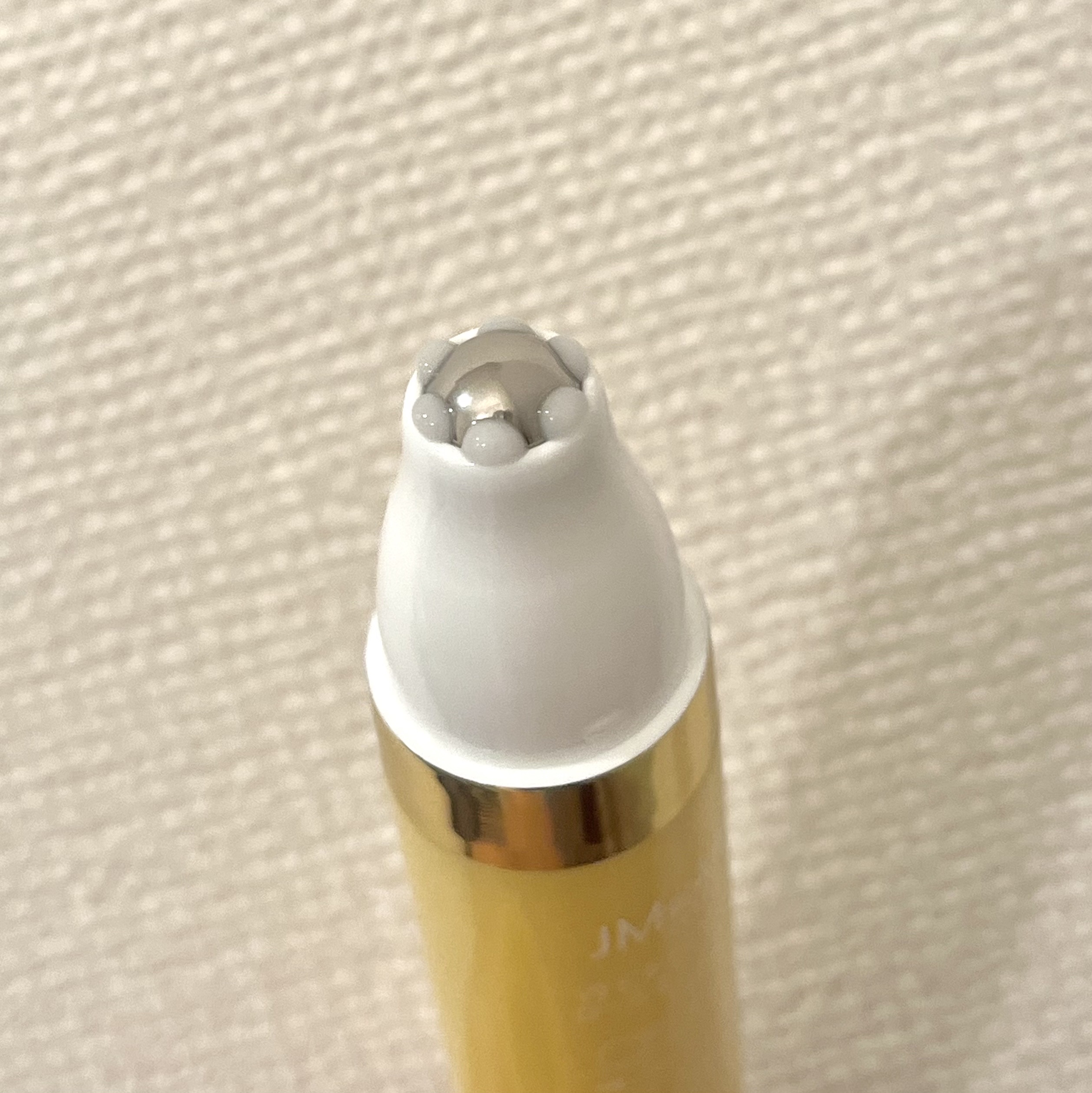 V9ビタミンアンプルロールオンアイクリームクリア/JMsolution/アイケア・アイクリームを使ったクチコミ（2枚目）