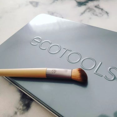 EcoTools Daily Defined Eye Brush Set, 5 Piece Set & Storage Trayのクチコミ「＜Eco Tools エコ ツールズ デイリー アイメイク ブラシキット * ③ *＞を愛用中.....」（2枚目）