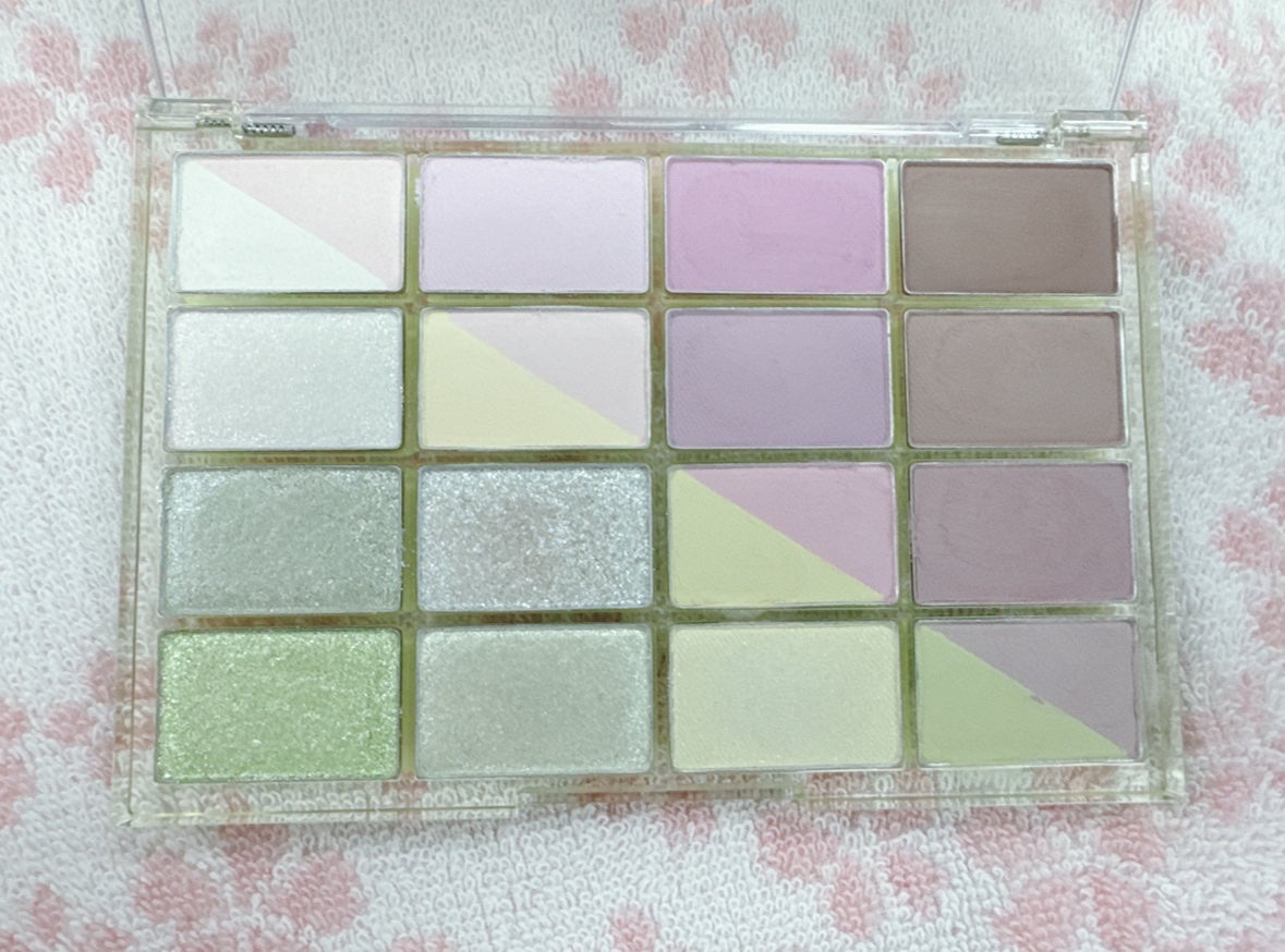 ソフトブラーリングアイパレット/wakemake/アイシャドウパレットを使ったクチコミ(2枚目)