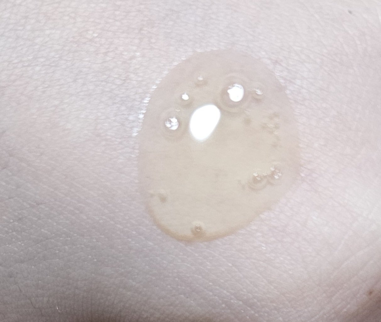 ビタミンCブライトニングセラム/MEDIHEAL/美容液を使ったクチコミ（2枚目）