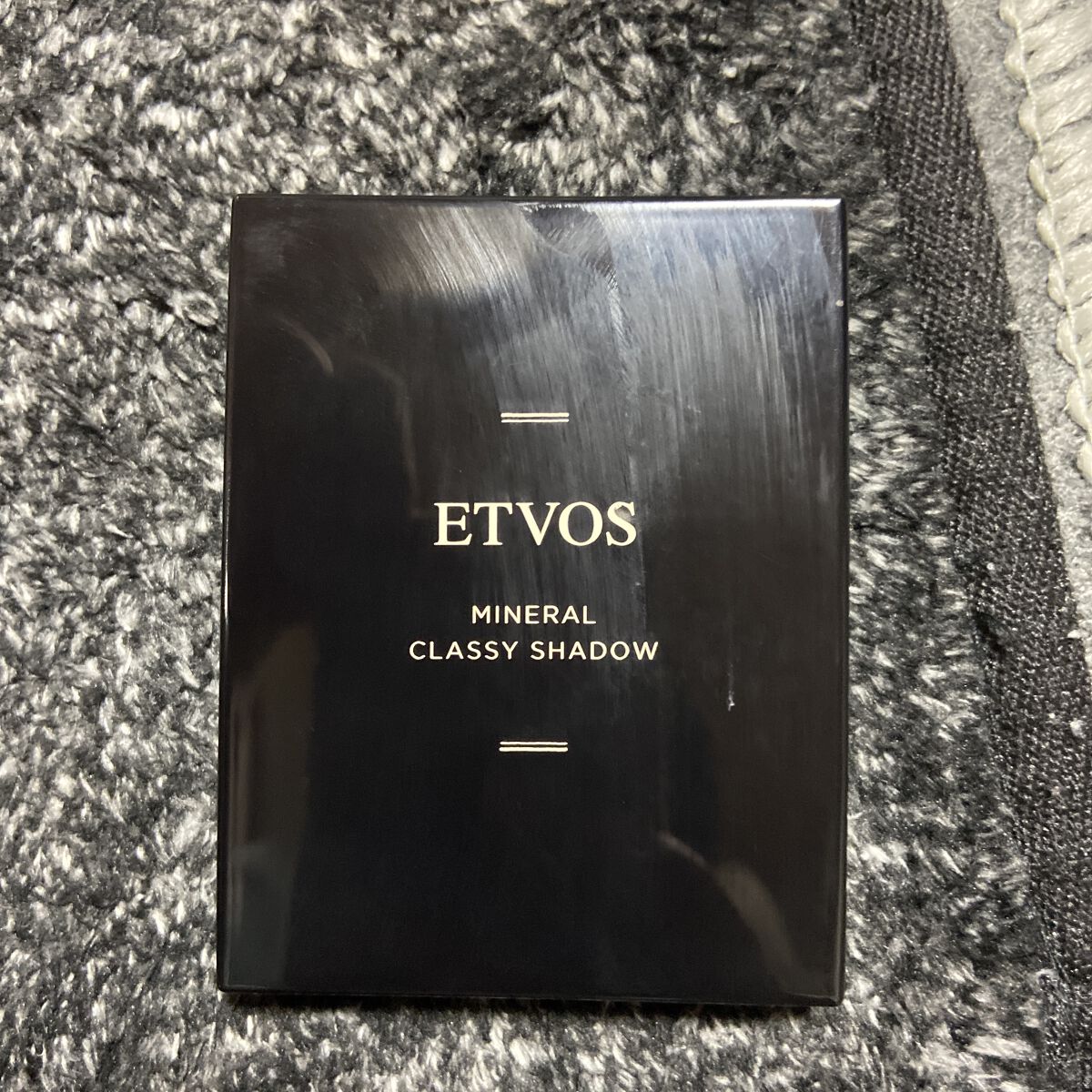 お気に入りのデパコスアイシャドウ✨

エトヴォス　ミネラルクラッシィシャドー　マンダリンブラウン

こちらは私の誕生日の時に祖母からプレゼント！という事で買ってもらいました！
ファンデーションとかもアリかな〜とは思ったのですが折角買ってもら