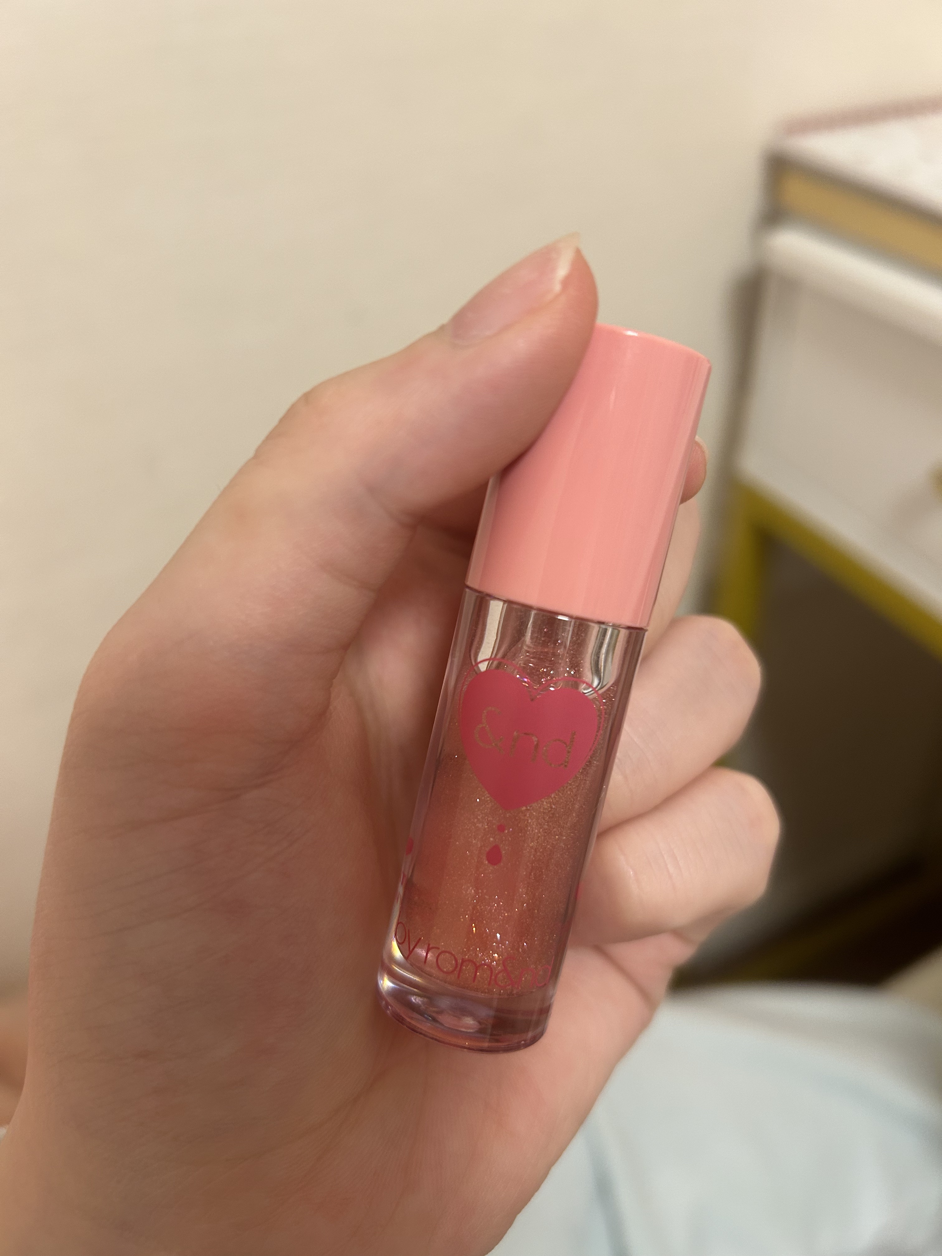 グラッシーコーティンググロス/&nd by rom&nd/リップグロスを使ったクチコミ（1枚目）