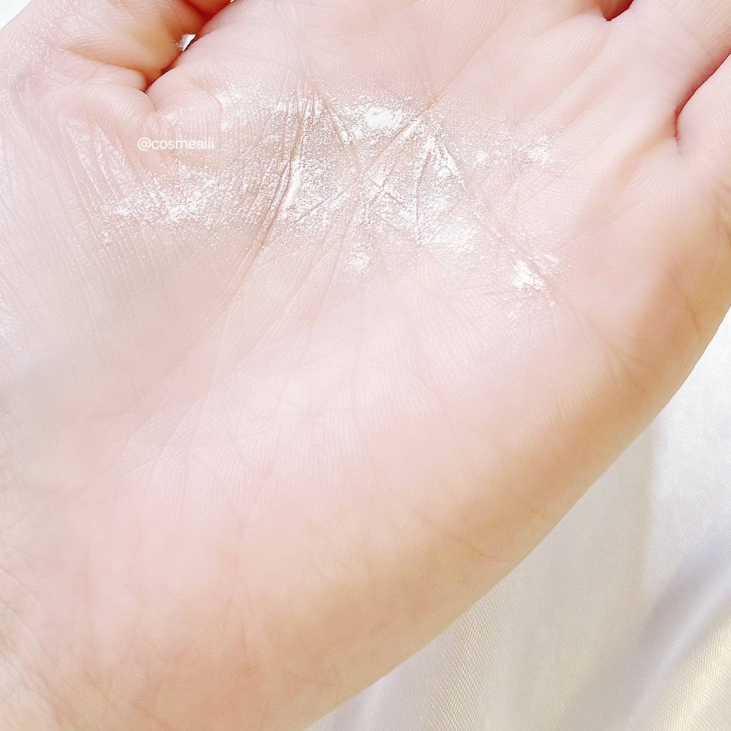 バイオムバリアエッセンスインパウダー/UIQ/ルースパウダーを使ったクチコミ(7枚目)