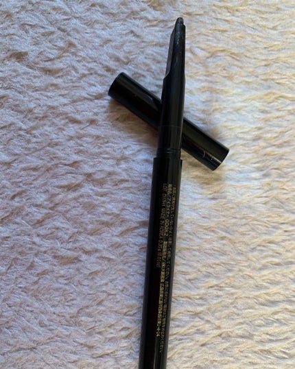 DAISO アイライナーブラック四角芯のクチコミ「ダイソーで購入したスタイルアイライナー。太さが便利。朝の化粧の時間短縮に良し。滲まないし、もち.....」(1枚目)