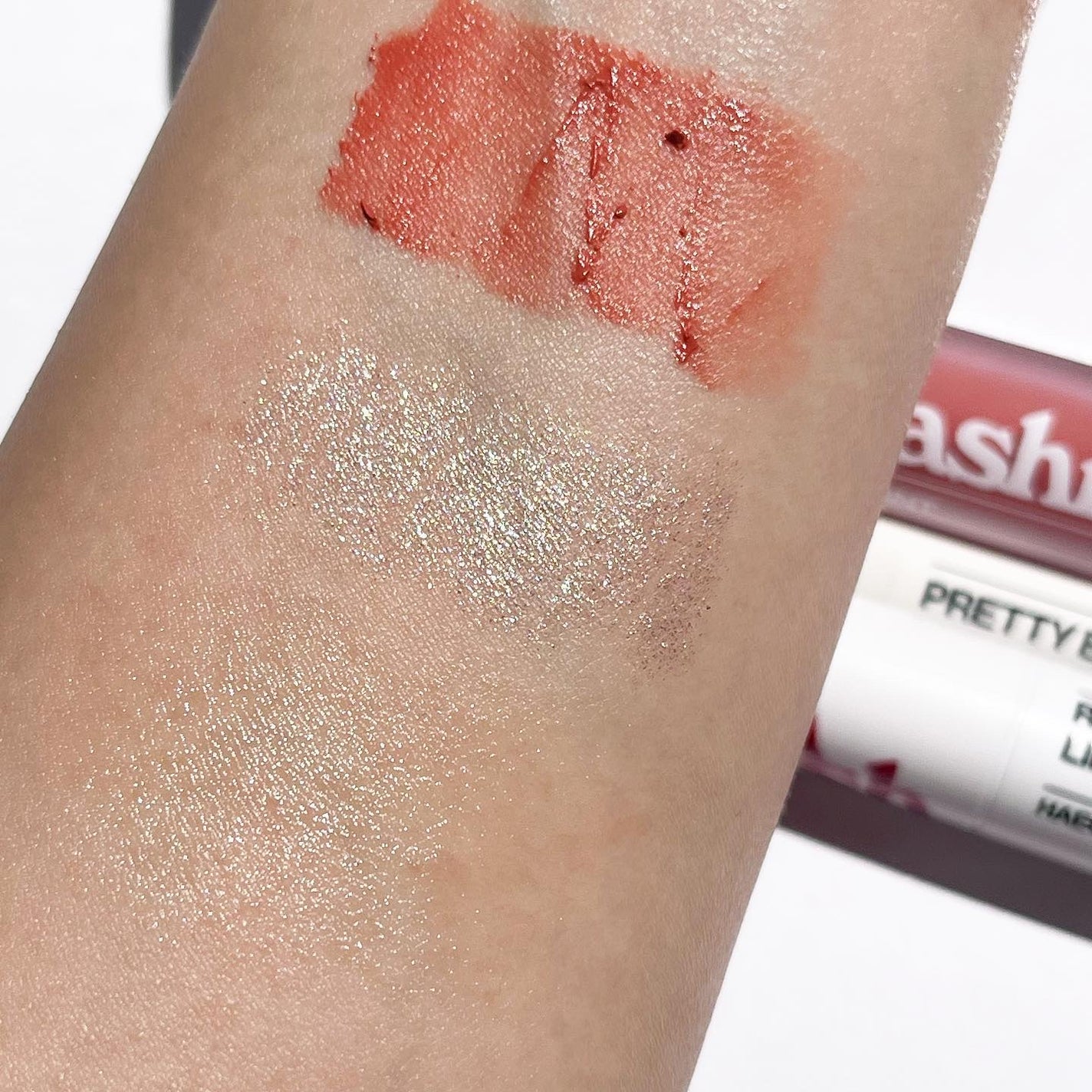 プリティー イージーグリッタースティック/unleashia/グリッターを使ったクチコミ(5枚目)