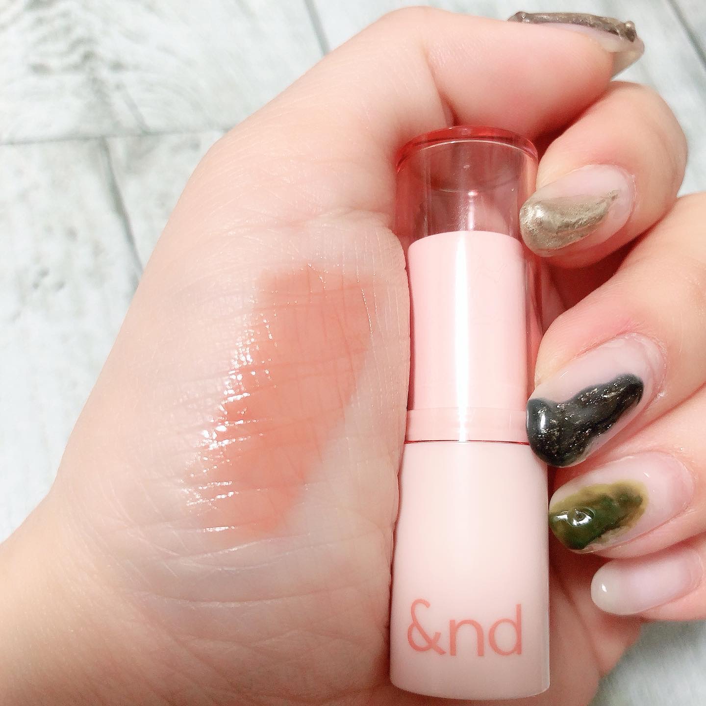 アンドバイロムアンド グラッシーバーム BE01 ナッツベージュ/&nd by rom&nd/口紅を使ったクチコミ（3枚目）