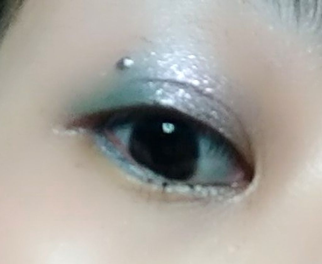 プリズム パウダーアイカラー/リンメル ロンドン/単色アイシャドウを使ったクチコミ（3枚目）