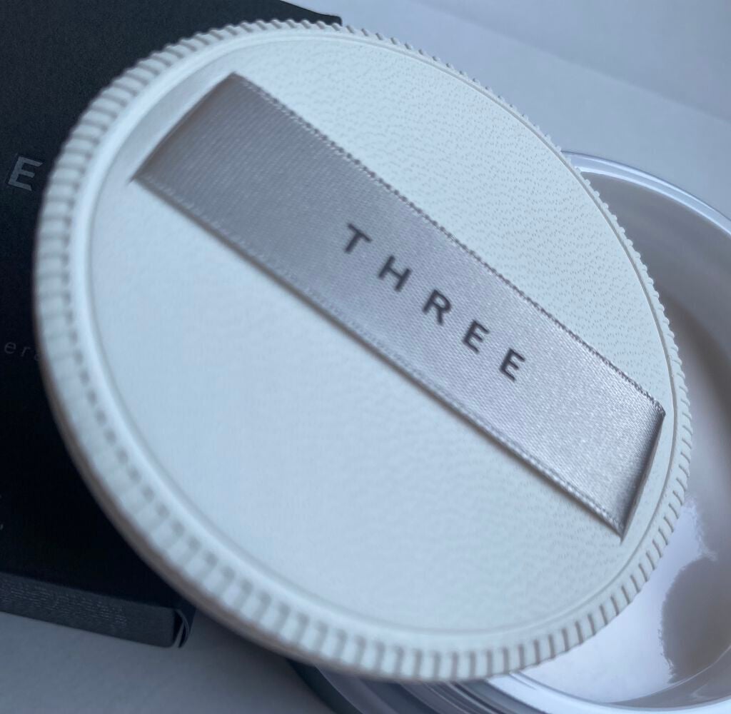 アドバンスドエシリアルスムースオペレーター ルースパウダー/THREE/ルースパウダーを使ったクチコミ(2枚目)