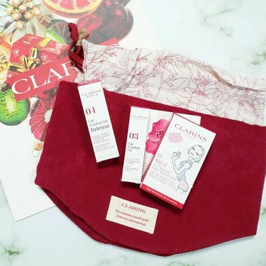 CLARINS ホリデー リップオイルキット のクチコミ「2022年、CLARINSのクリスマスコフレ🎄🌟
 
 
12月1日に限定発売💖
 
まだ店頭.....」（1枚目）