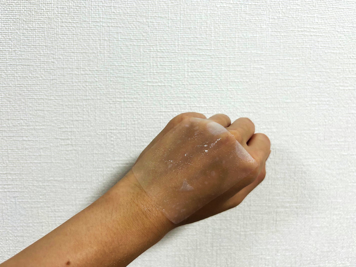 maru on LIPS 「もっちり高保湿!手の甲にのるくらいのサイズなので部分的にパック..」(3枚目)