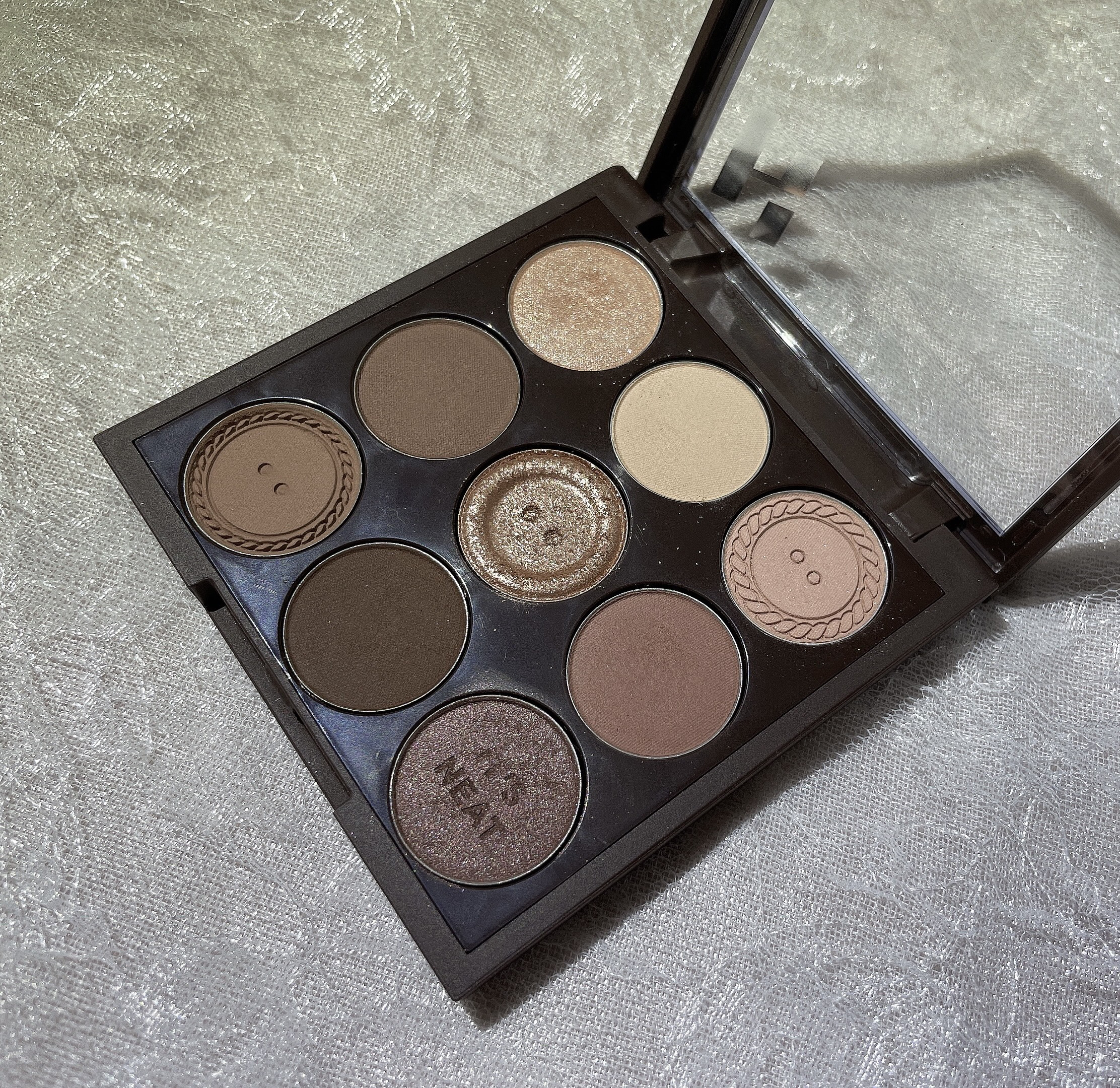 トゥインクル グリッター/innisfree/リキッドアイライナーを使ったクチコミ（2枚目）