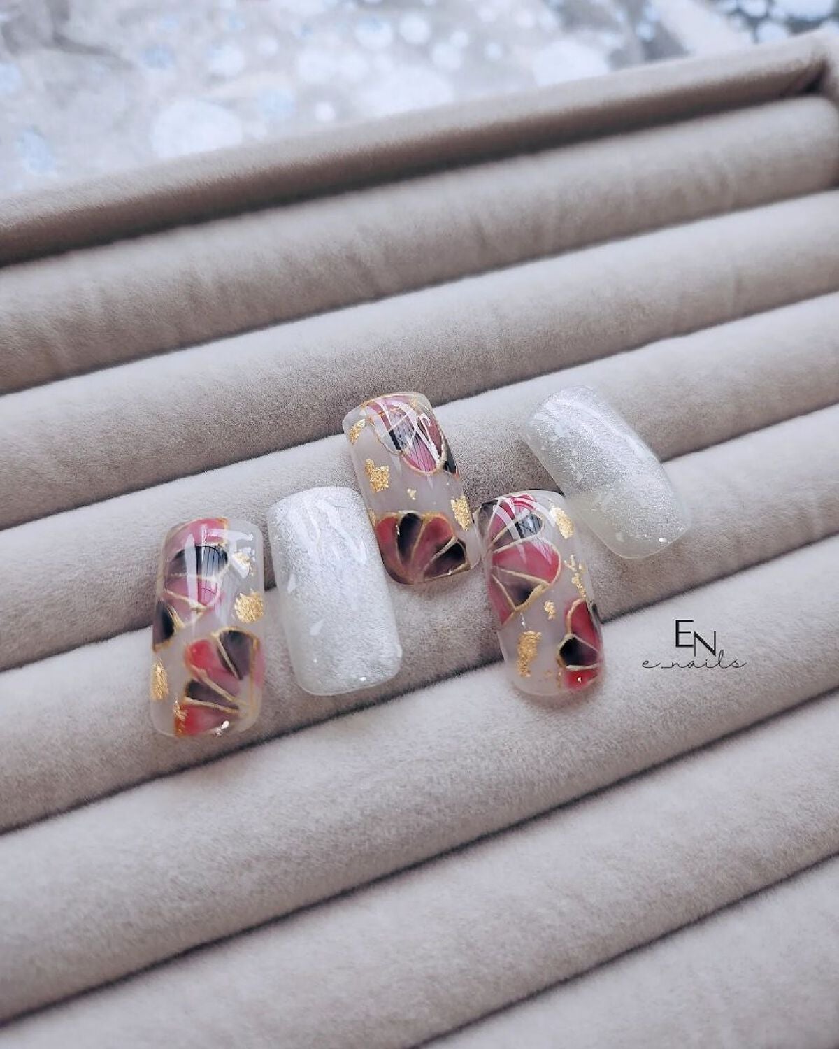 e_nails//フォロバ◎//ネイルとコスメ好きママ on LIPS 「成人式ネイル💅💫💖NUANCEーෆ和柄って細かくて難しい〜よし..」(2枚目)