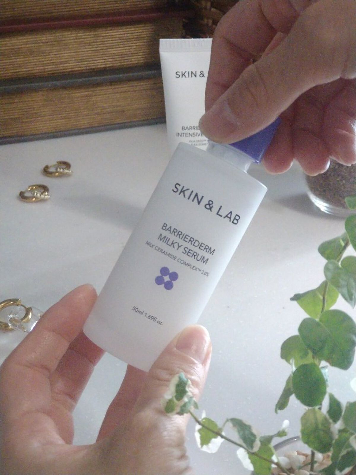 バリアダームミルキーセラム/SKIN&LAB/美容液を使ったクチコミ（2枚目）