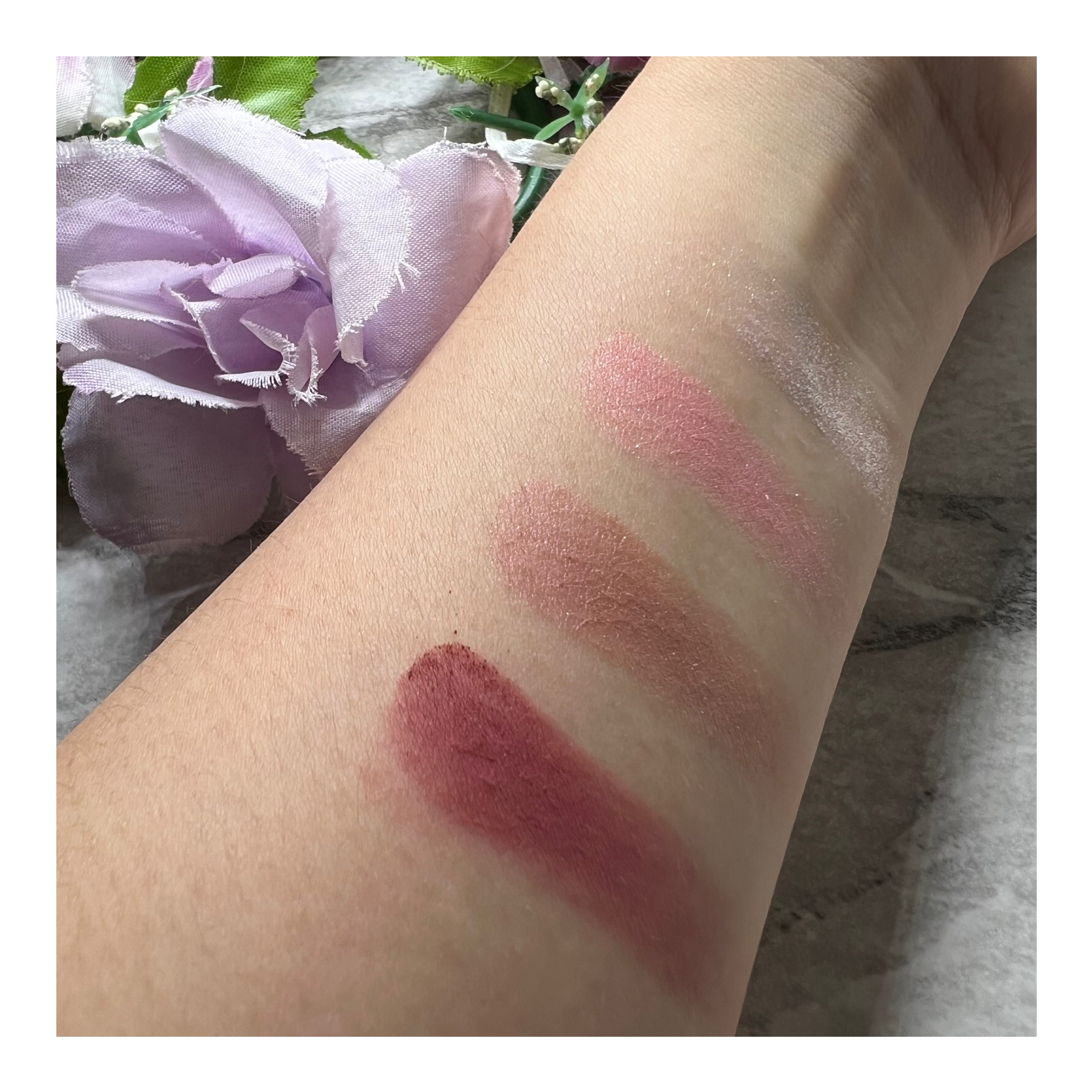 レブロン ダズル アイシャドウ クアッド/REVLON/アイシャドウパレットを使ったクチコミ（3枚目）