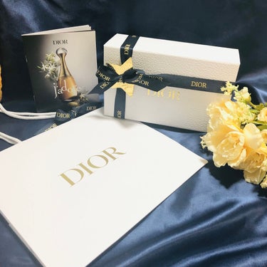 Dior ジャドール オードゥ パルファンのクチコミ「友達からプレゼントで頂いた✨

香水のプレゼントって実は初めてもらうんだけど匂いどんぴしゃで好.....」（2枚目）