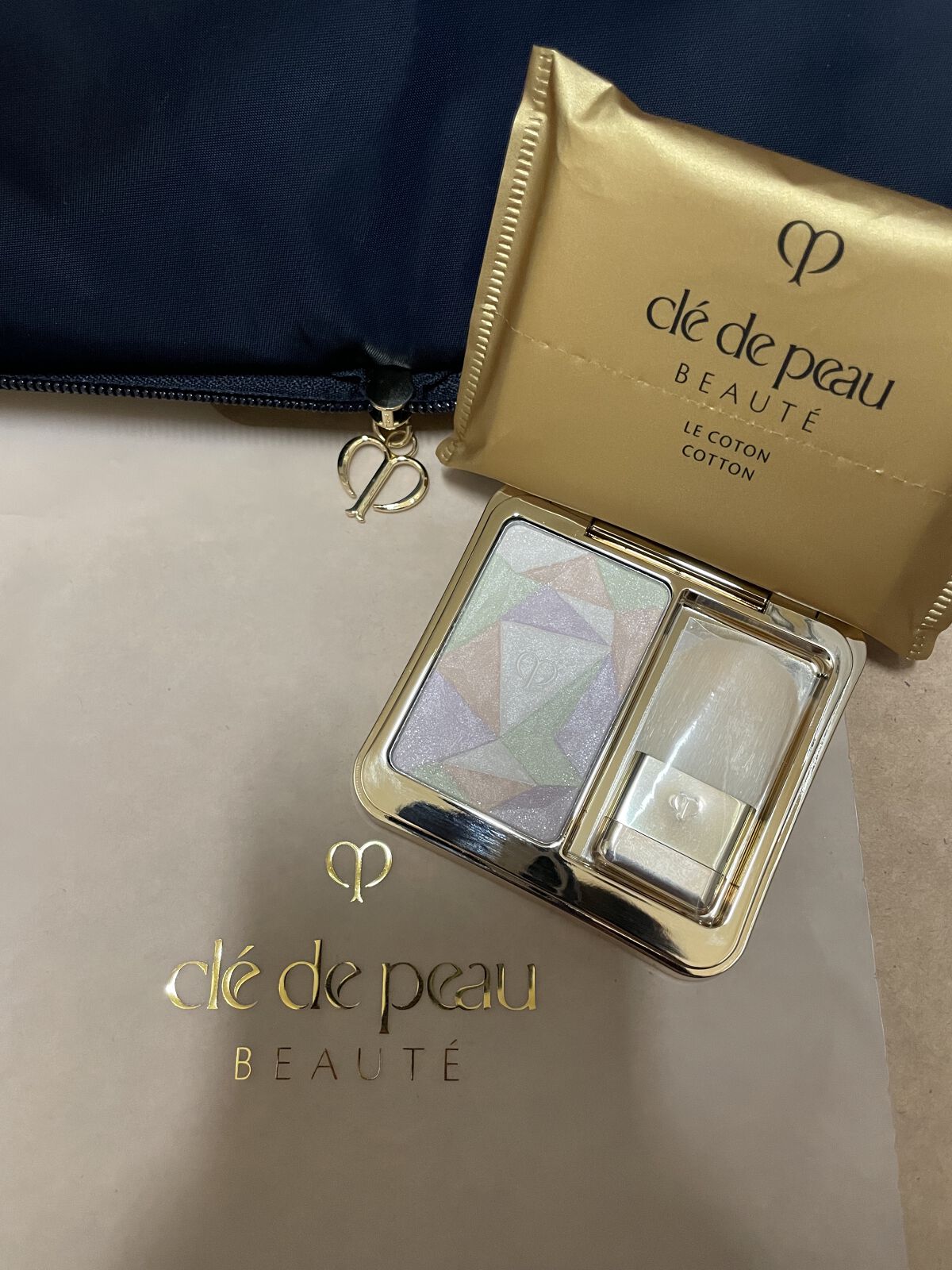 ル・レオスールデクラ /クレ・ド・ポー ボーテ/パウダーハイライトを使ったクチコミ（1枚目）