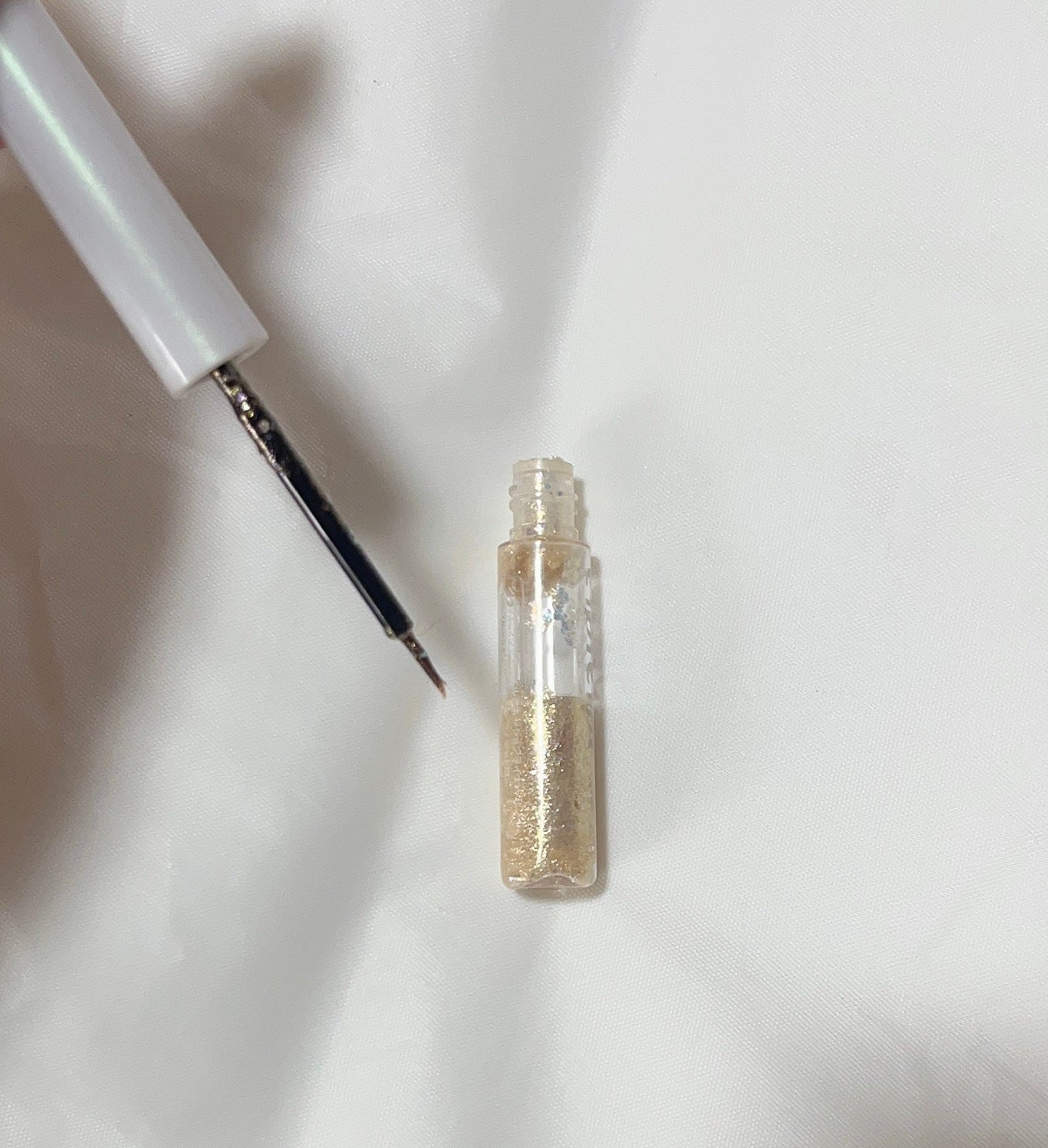 グリッター イルミネーションライナー R/CipiCipi/リキッドアイライナーを使ったクチコミ(2枚目)