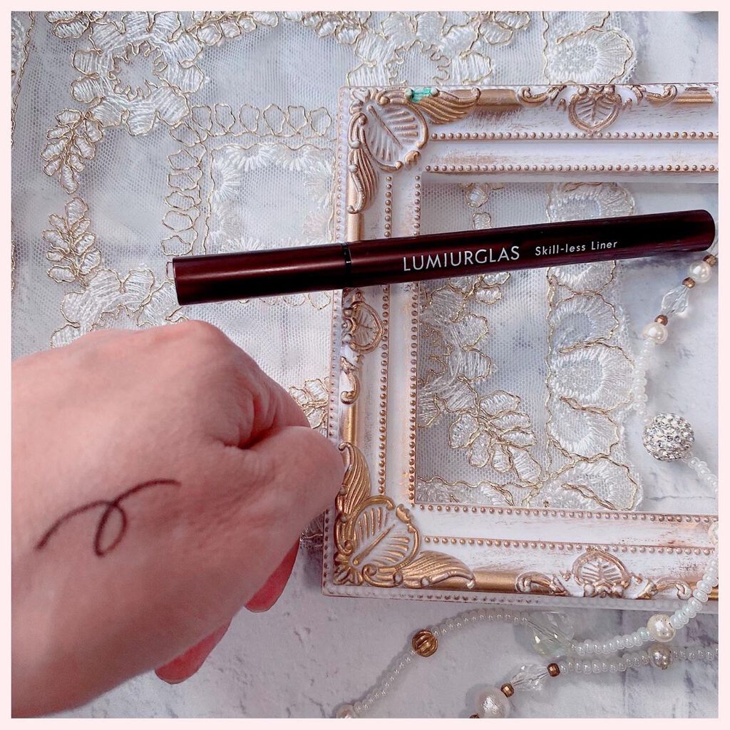 スキルレスライナー/LUMIURGLAS/リキッドアイライナーを使ったクチコミ(4枚目)