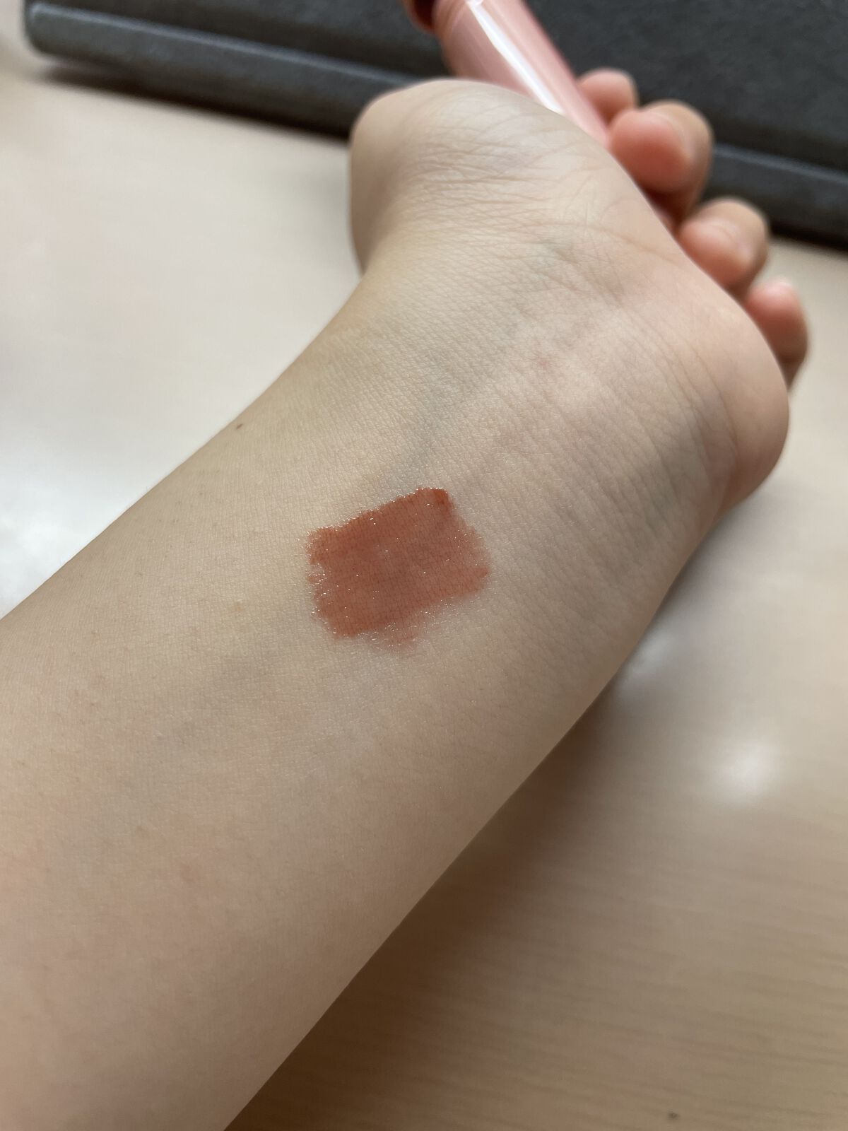 ジューシーラスティングティント/rom&nd/リップティントを使ったクチコミ（2枚目）