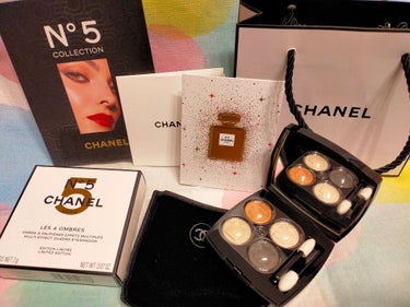 ▷CHANEL レ キャトル オンブル N°5  

これはもう一目惚れで買っちゃいました///
なんて可愛いの…
あの有名な5番の香水が誕生から100年ということでスペシャルなキャトルが登場✨
箱も白