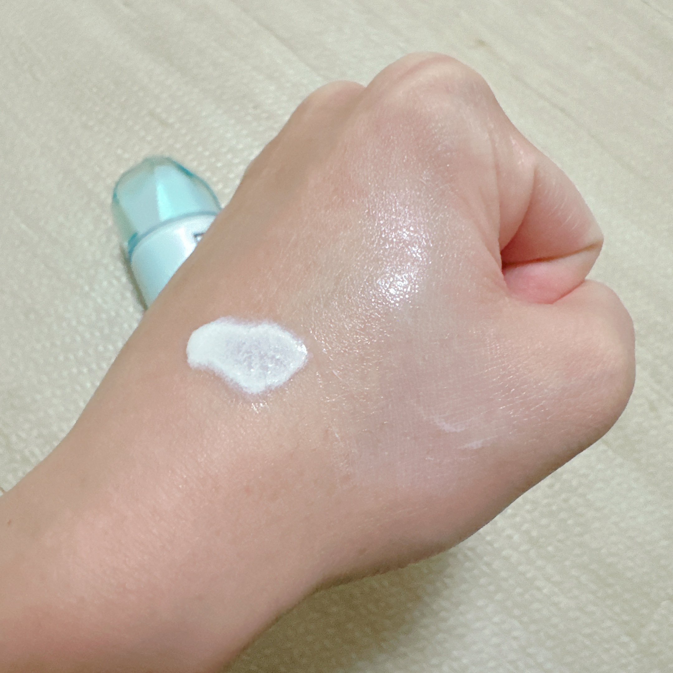 ビオレUV　アクアリッチ　アクアハイライトローション（水層ハイライトUV）/ビオレ/日焼け止めローションを使ったクチコミ（3枚目）