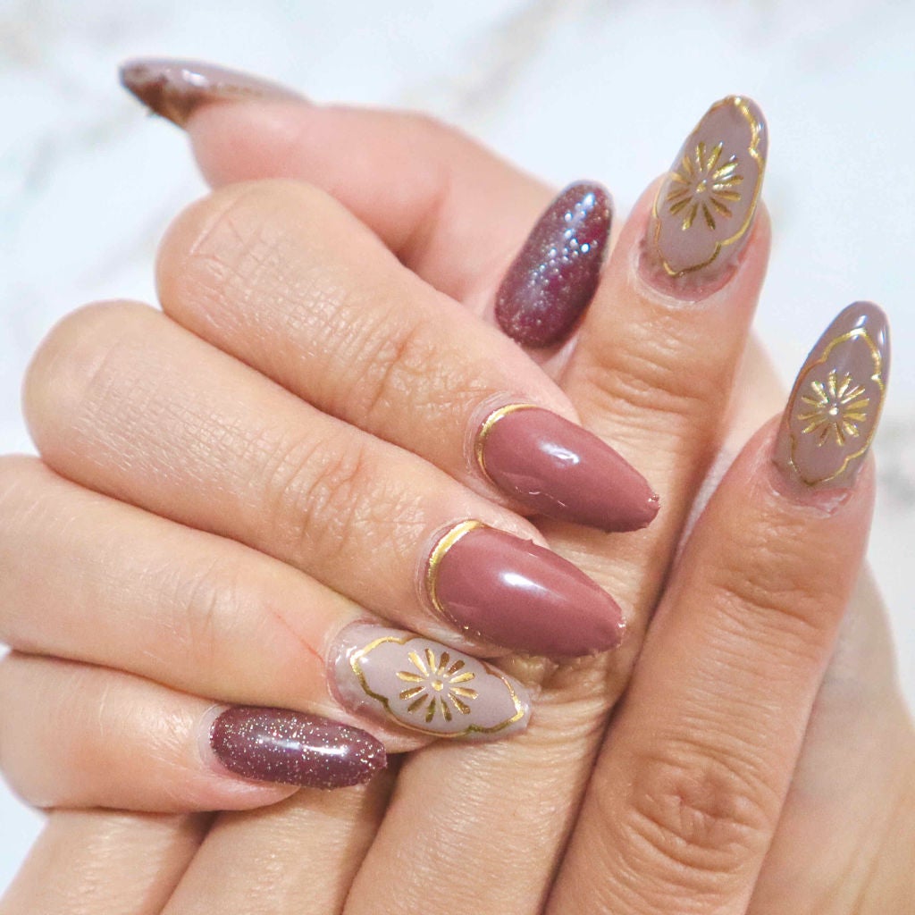 ♡RiA♡ on LIPS 「ネイルシール☺️💖今回はチャレンジしてアートが入ったものにして..」(1枚目)