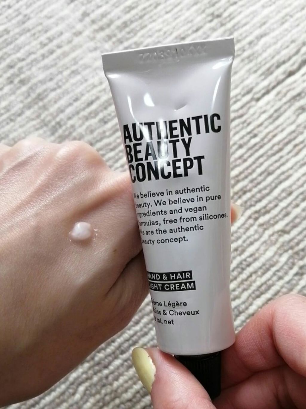 ハンド＆ヘア ライトセラム/AUTHENTIC BEAUTY CONCEPT/ハンドクリームを使ったクチコミ（3枚目）