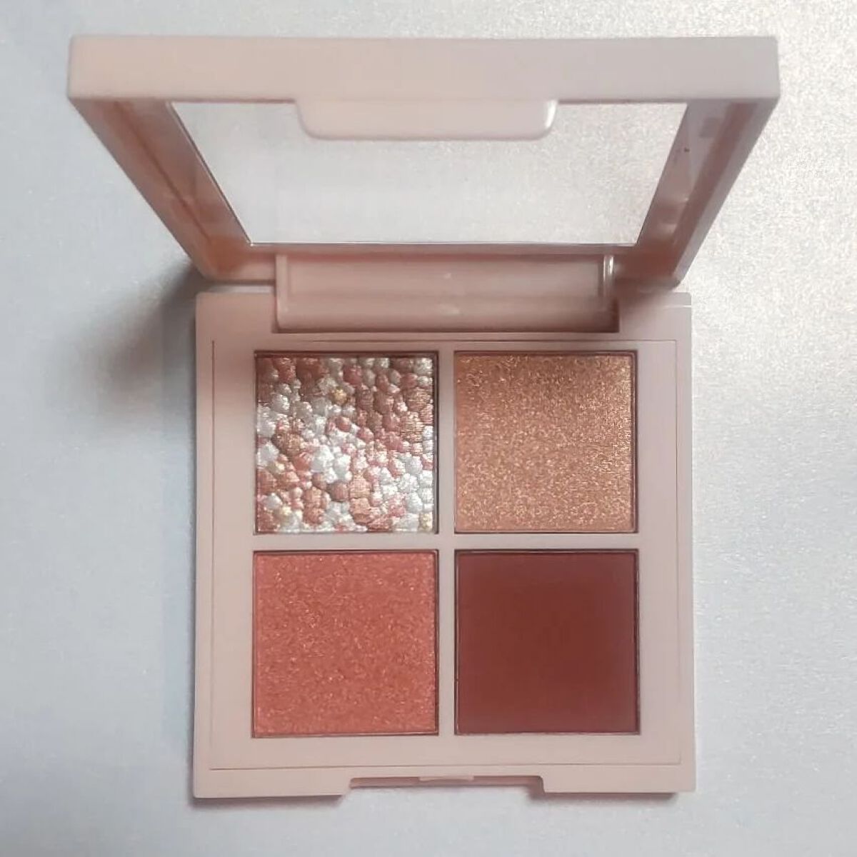 レブロン ダズル アイシャドウ クアッド/REVLON/アイシャドウパレットを使ったクチコミ（3枚目）