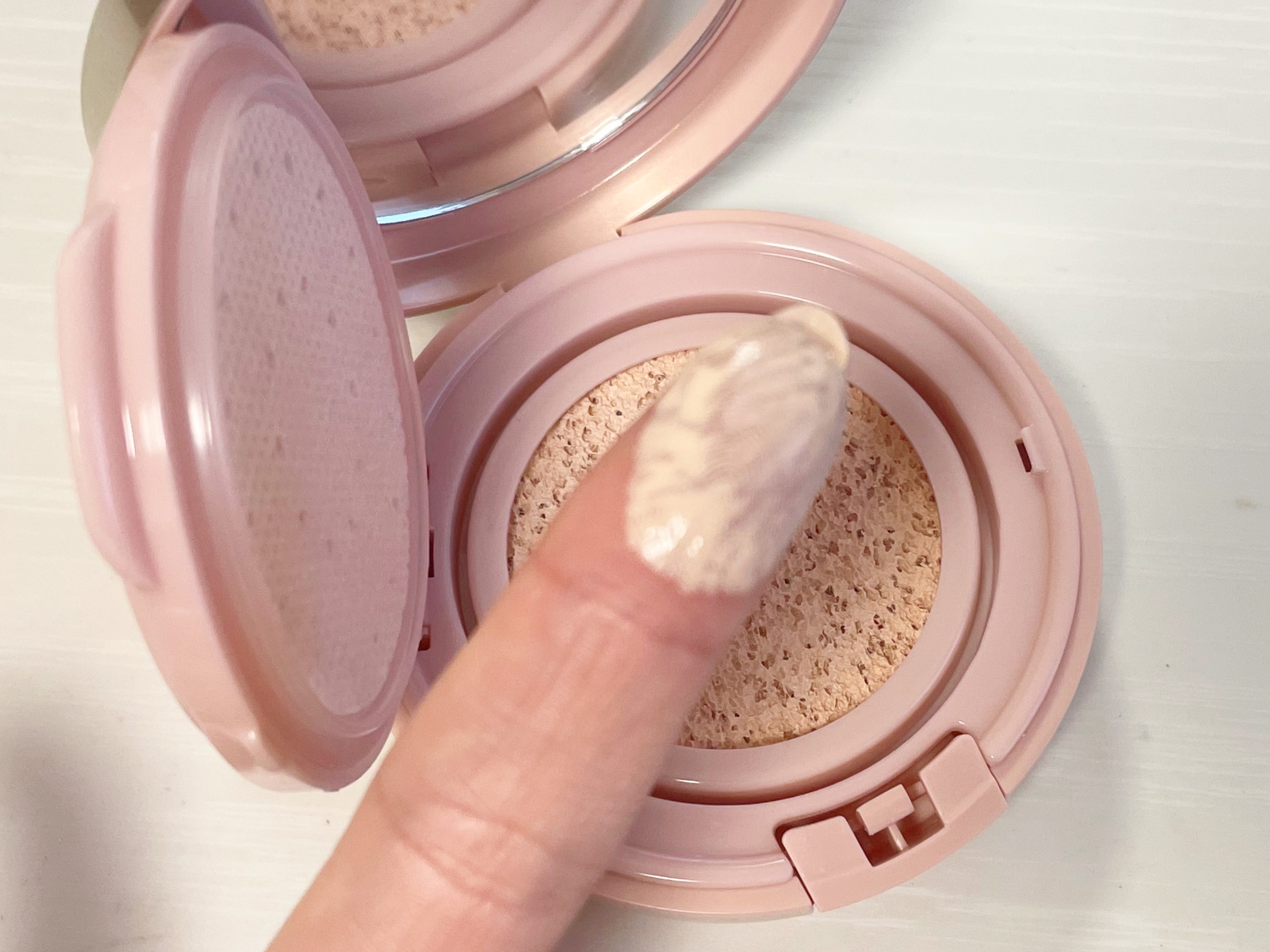 カラーセラム ロージーコージー/FEEV/リキッドチークを使ったクチコミ（3枚目）