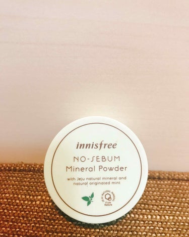 innisfree… … …
ノーセバム ミネラル パウダー

触りたくなる肌を手に入れました。

＊＊＊


友達にオススメされて購入。

触ると本当さらさら、しかもそれがキープされる。

小ちゃいか