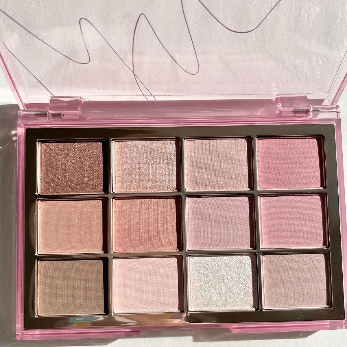 ソフトブラーリングアイパレット 03.チェリッシュブラーリング/wakemake/アイシャドウパレットを使ったクチコミ（3枚目）